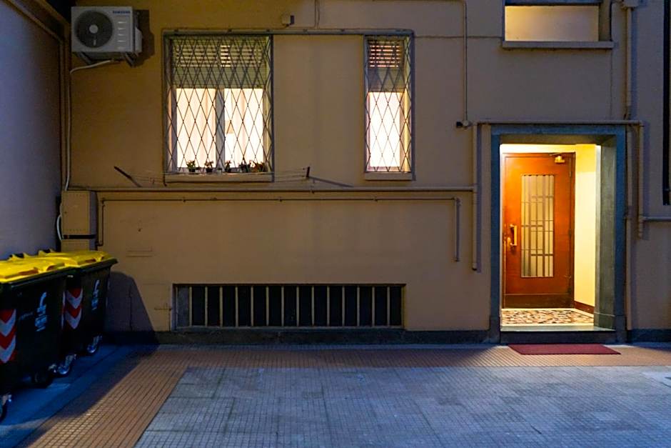 Bertola 17, centrale, stazione by HAPPYHOSTORINO