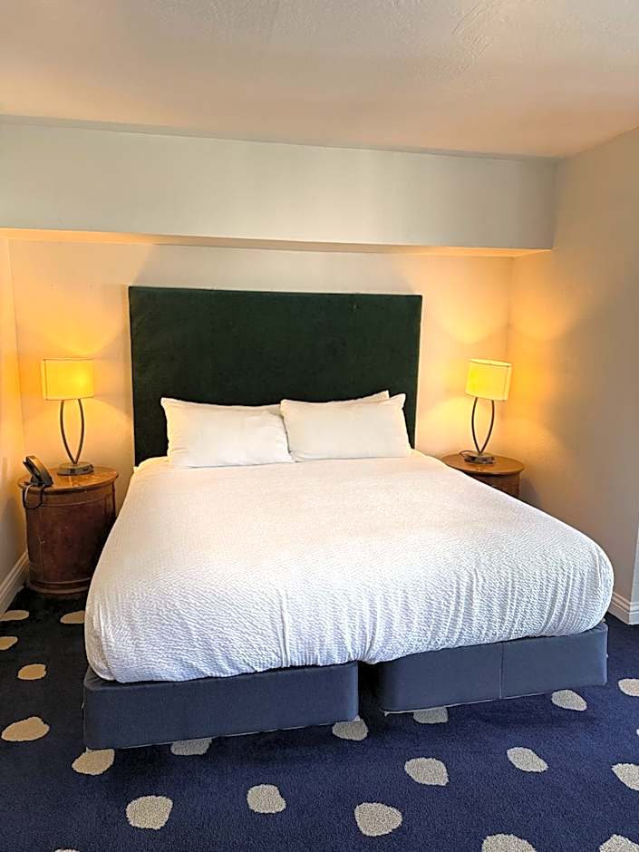 The Sterling Hotel
