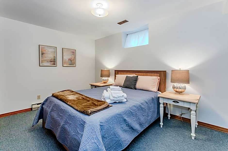 TGIF - Serene Waterfront Retreat