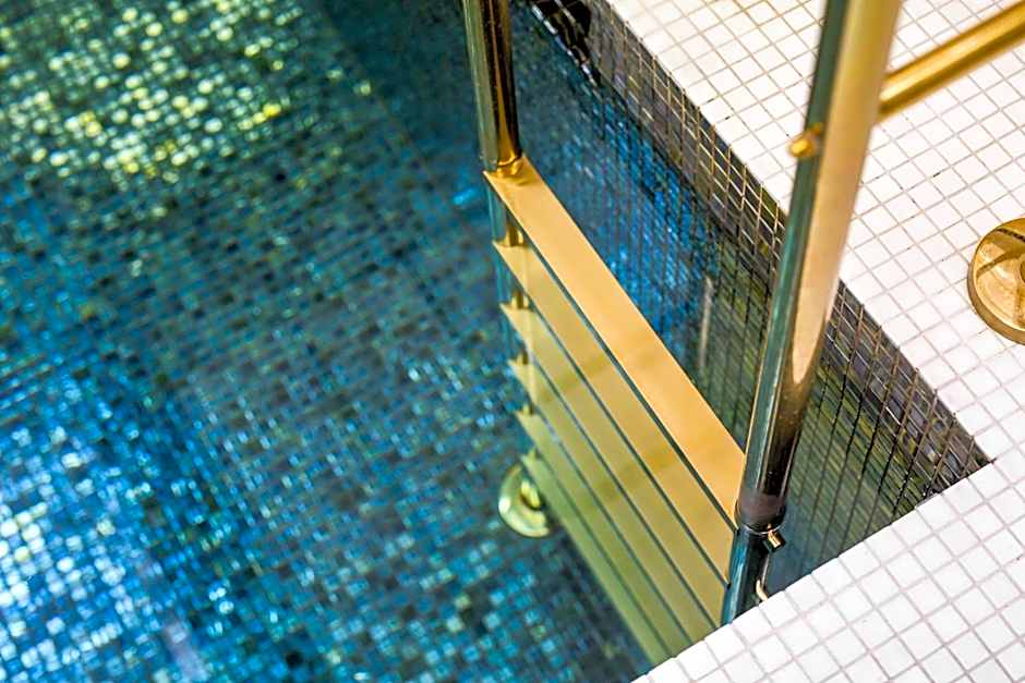 Town Hall Hotel & Apartments