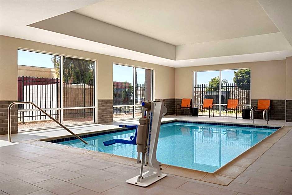 La Quinta Inn & Suites by Wyndham San Bernardino