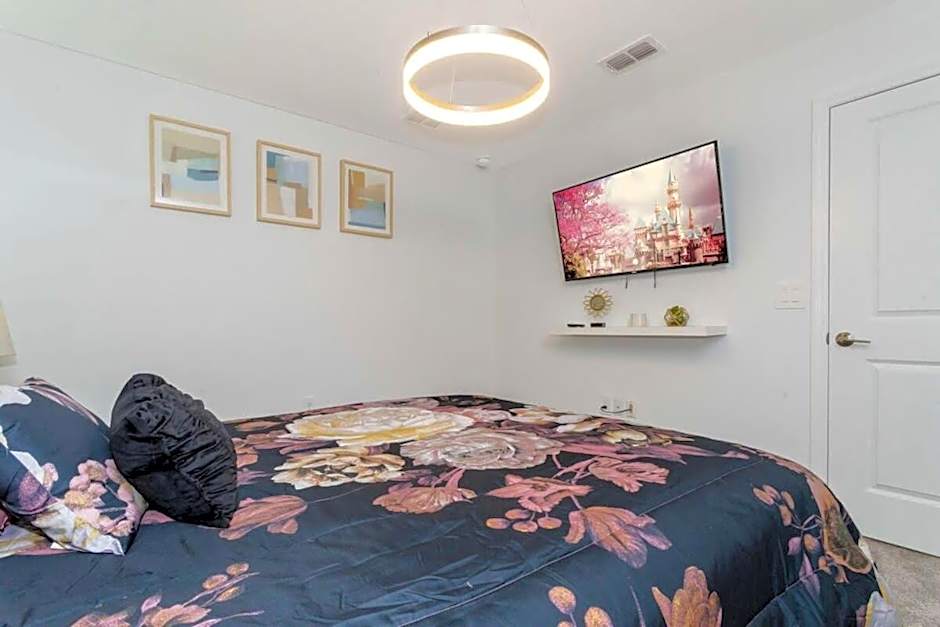 Super nice and spacious 9BDR home