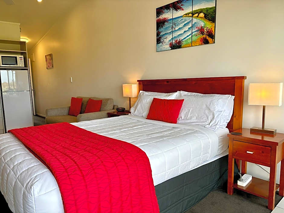 Baileys At The Beach Motel