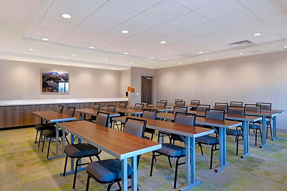 Home2 Suites by Hilton Redding