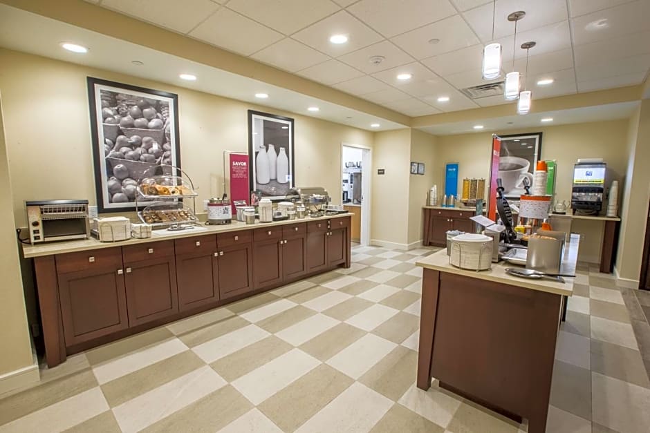 Hampton Inn by Hilton Amesbury, MA