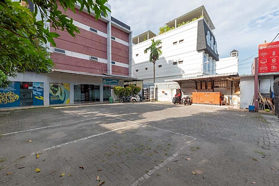 RedDoorz @ Jalan Krakatau Medan