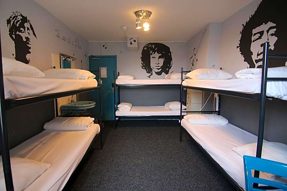 The Flying Pig Beach Hostel Age 18 to 40