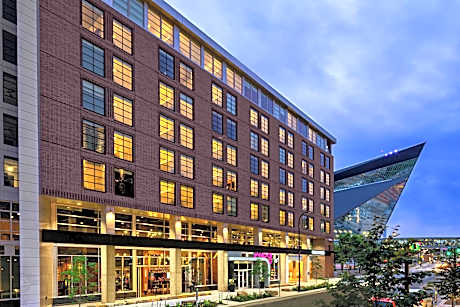 Moxy Minneapolis Downtown