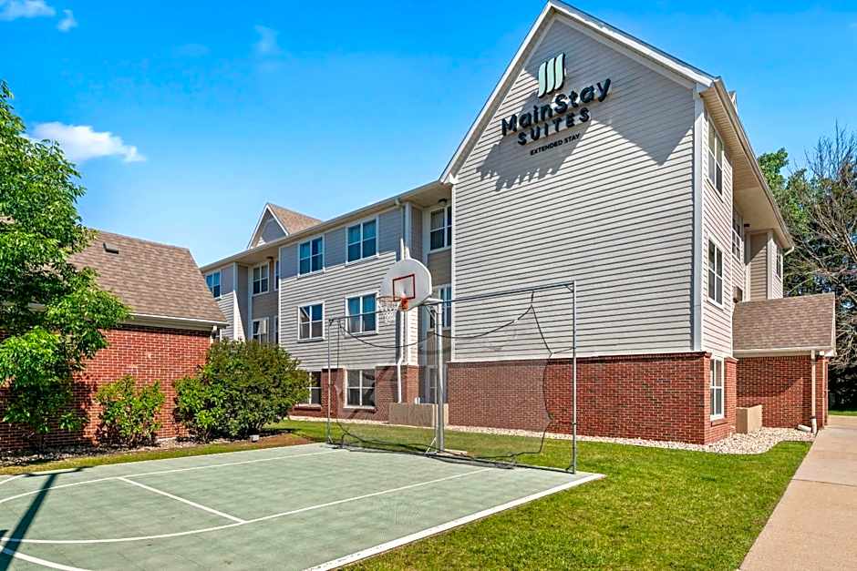 MainStay Suites Appleton Airport - Fox River Mall Area