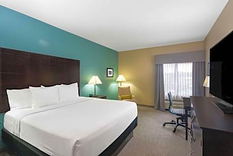 King Room with Mobility/Hearing Impaired Access - Non-Smoking