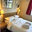 Oakwood Bed and Breakfast Heathrow
