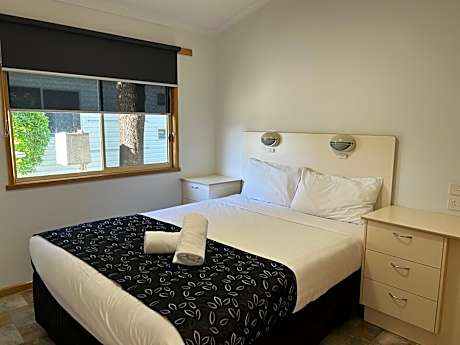 2 Bedroom Deluxe Unit 6 berth (wheel chair access)