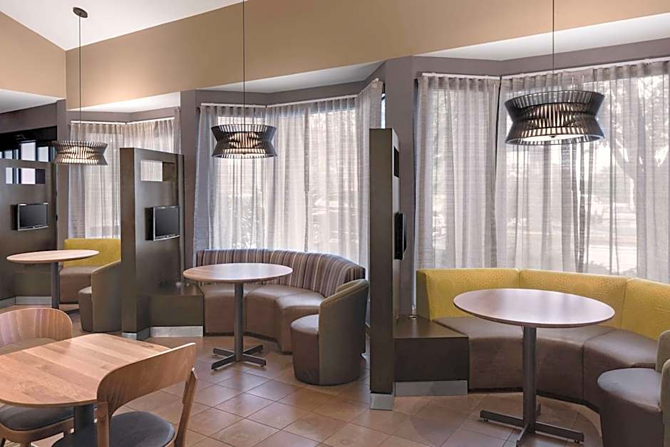 Sonesta Select Newport Middletown