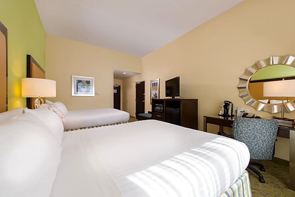 Holiday Inn Express and Suites Dickson City By IHG