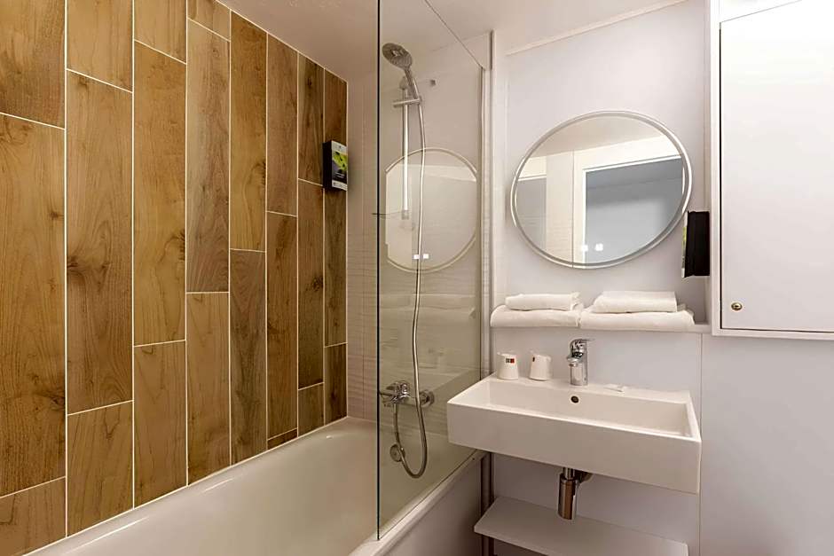 Sure Hotel by Best Western Plaisir