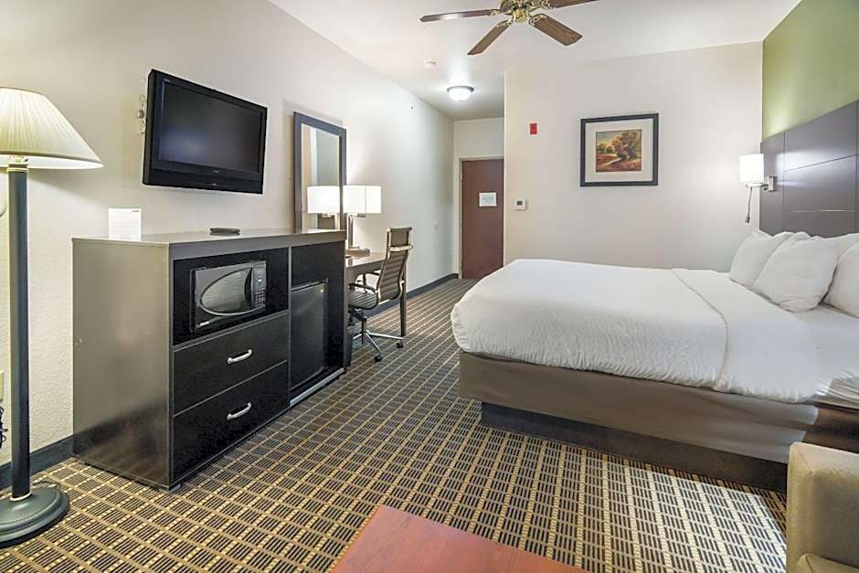 Clarion Inn & Suites Weatherford South