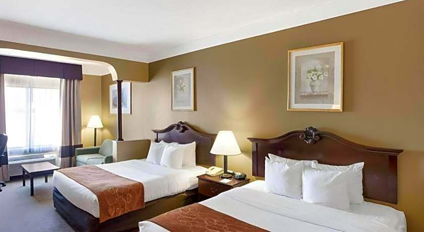 Comfort Suites Plainview