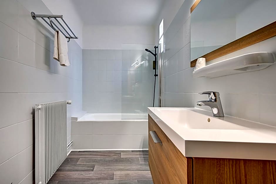 Logis Hotel La Bastide d'Entraigues