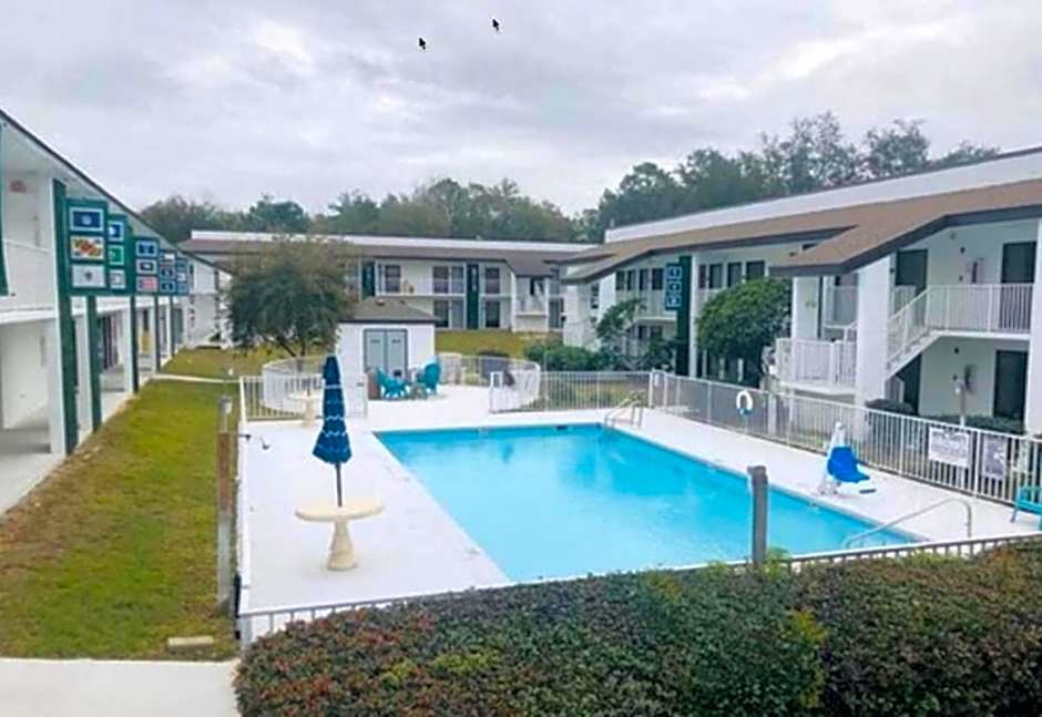 Days Inn by Wyndham Eglin AFB