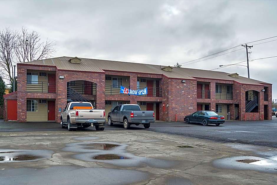 Motel 6-Canby, OR