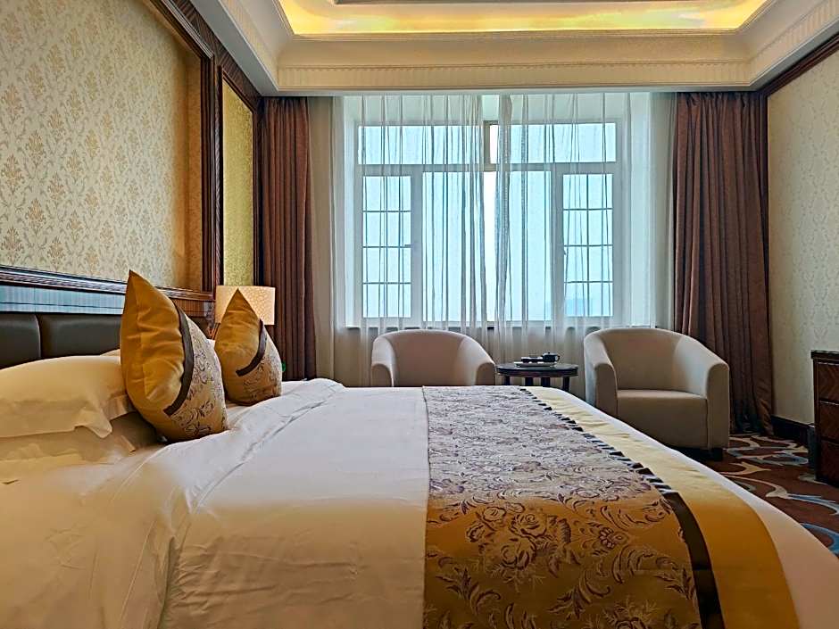 Suqian Shangyang Lake New Century Hotel