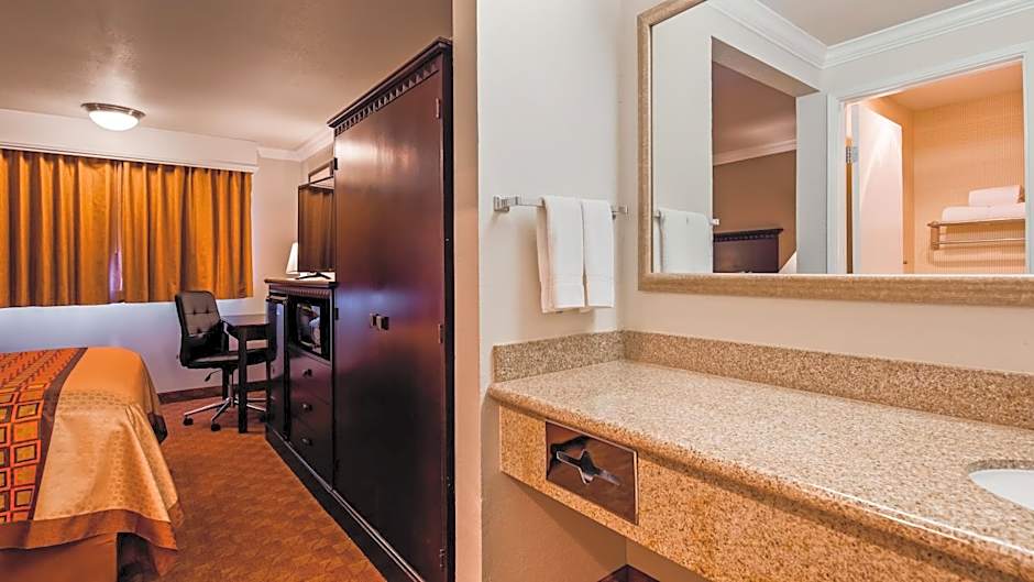Lompoc Valley Inn and Suites