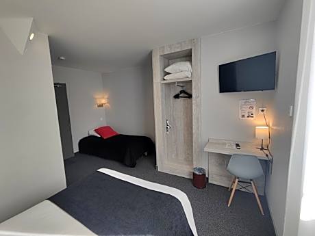 Triple Room with Queen and Single Bed
