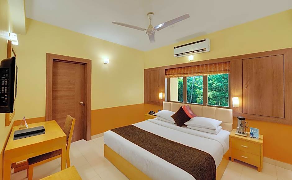 Sandalwood Hotel & Suites