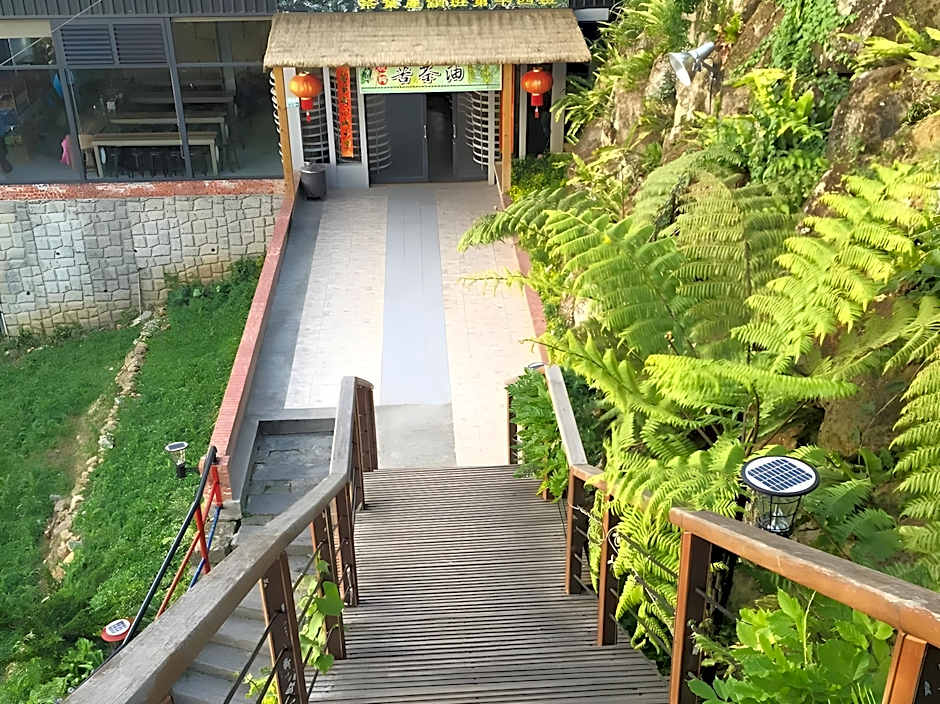 Applause In The Mountain