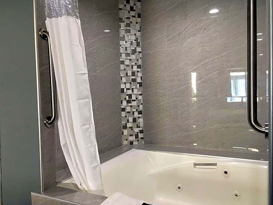 Laguna Inn and Suites