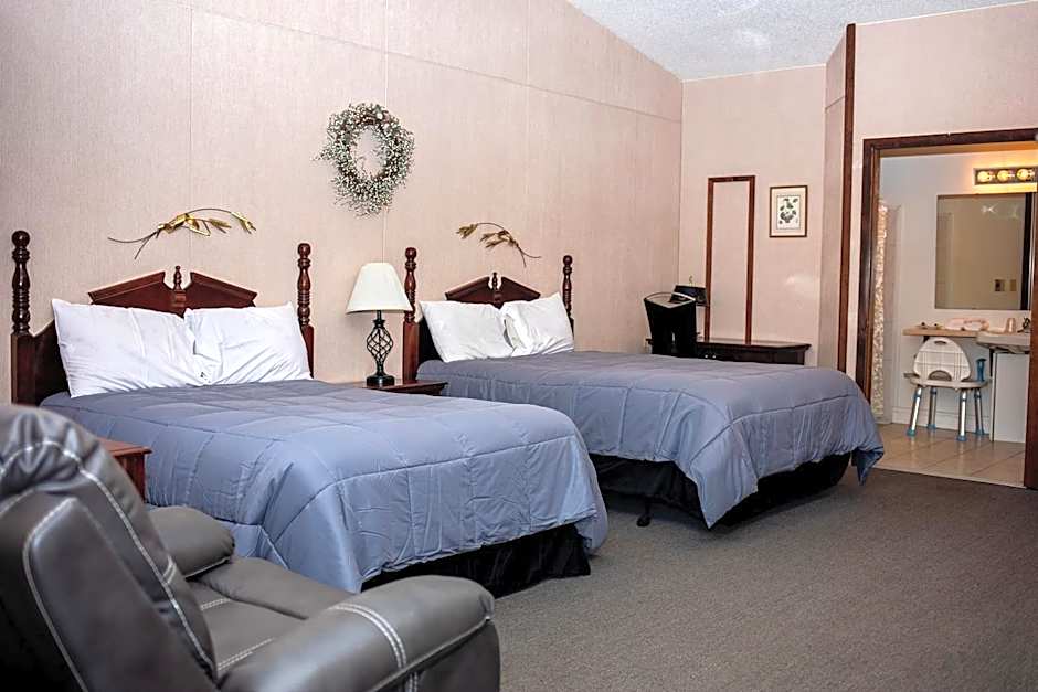 Longhouse Lodge Motel