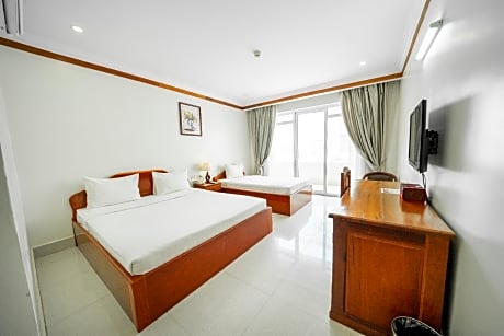 Standard Twin Beds Room