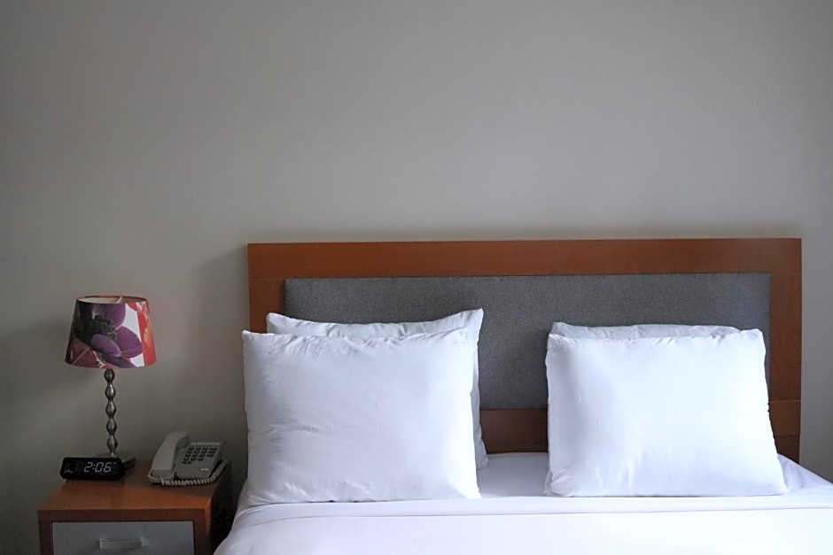 Midtown West Hotel