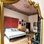 Soprarno Suites