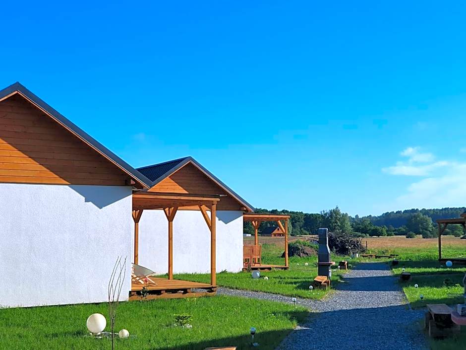 Zakatek Baltyku - domki nad morzem i jeziorem