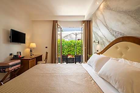 Double Room with Patio
