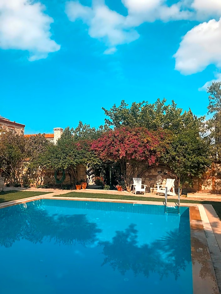 Alacati Zeytin Konak Hotel
