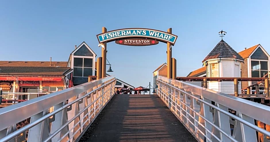 Steveston Waterfront Hotel