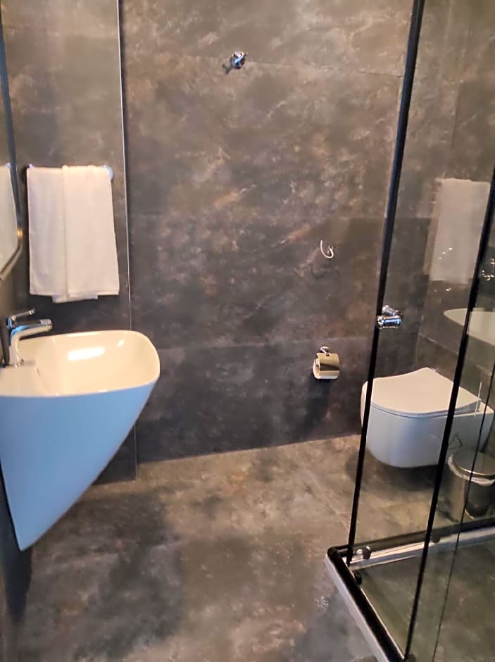 Beris Lara Hotel – Muratpasa, NJ