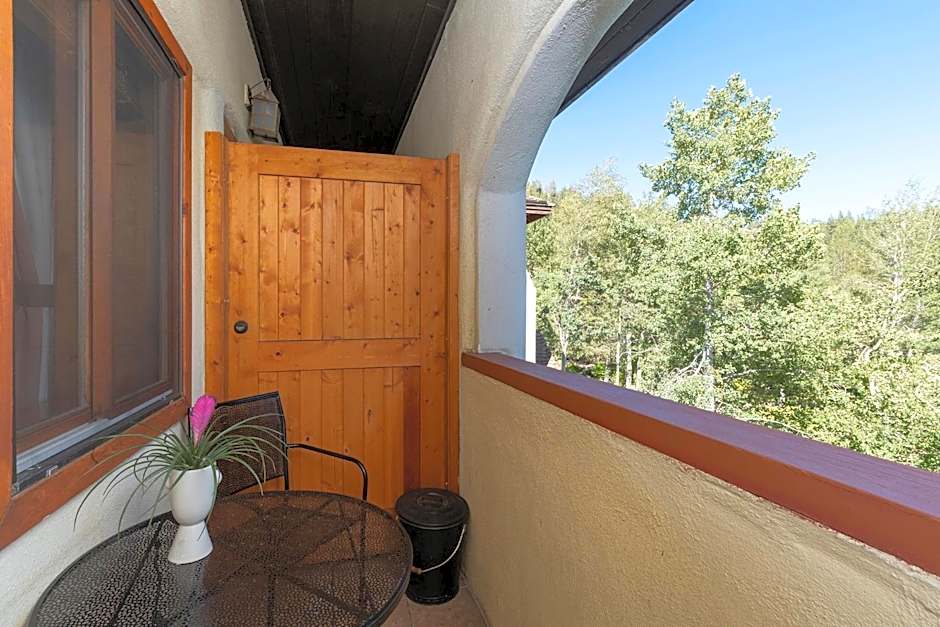 Olympic Village Inn Olympic Valley