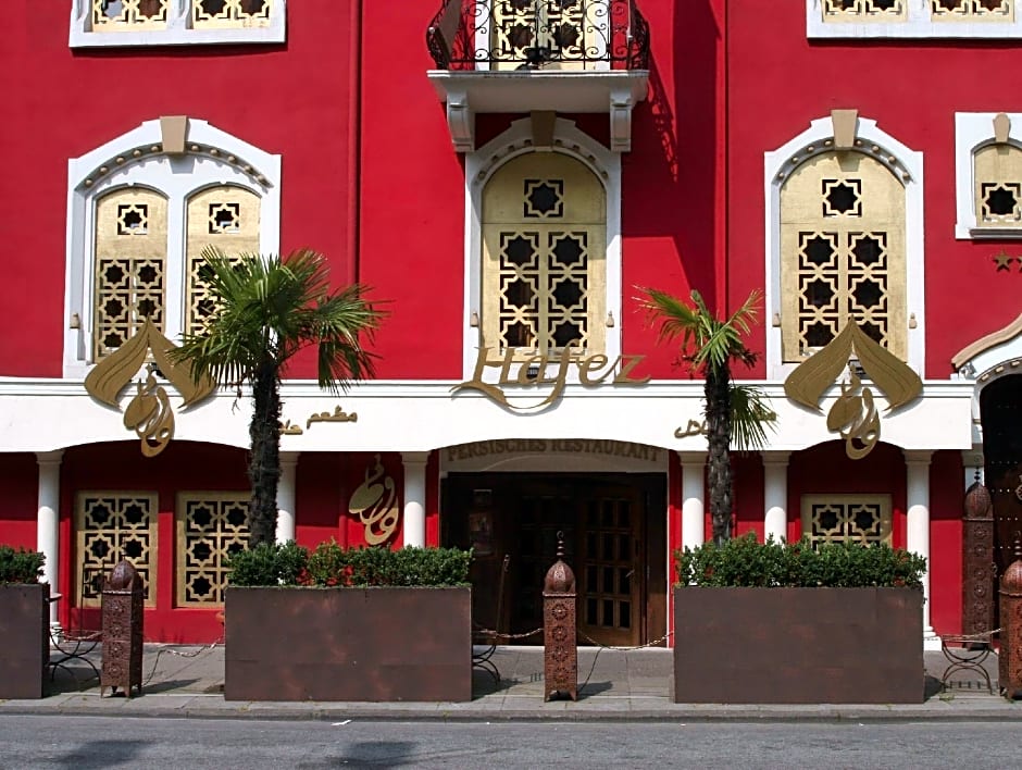 Hotel Villa Oriental & Restaurant                                               