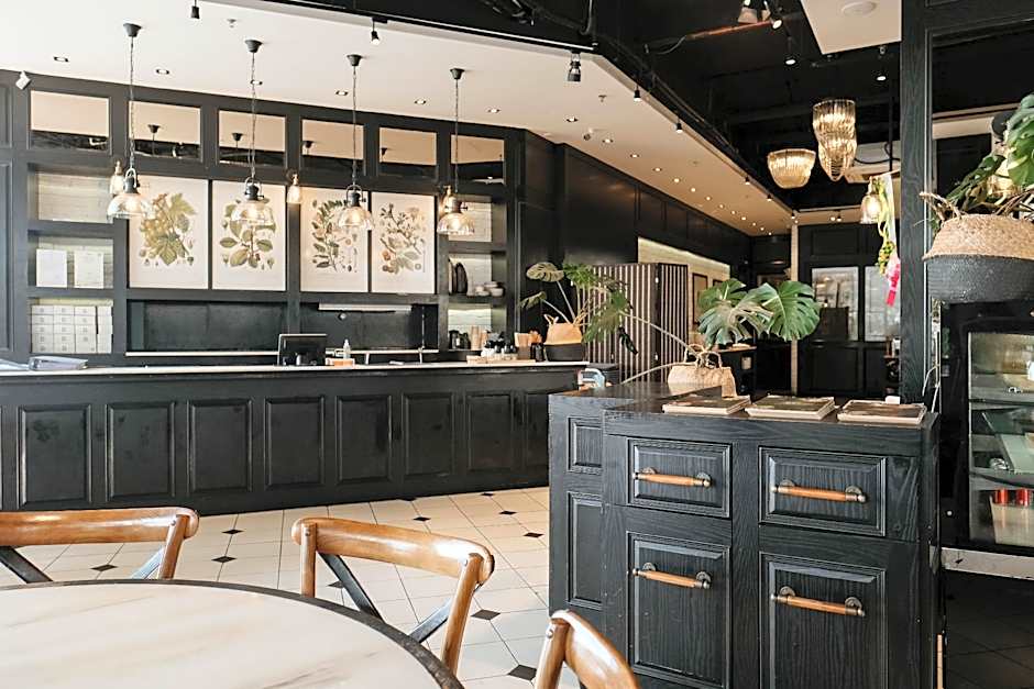 M ROOF HOTEL & RESIDENCES