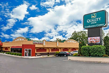 Quality Inn Conference Center Logansport