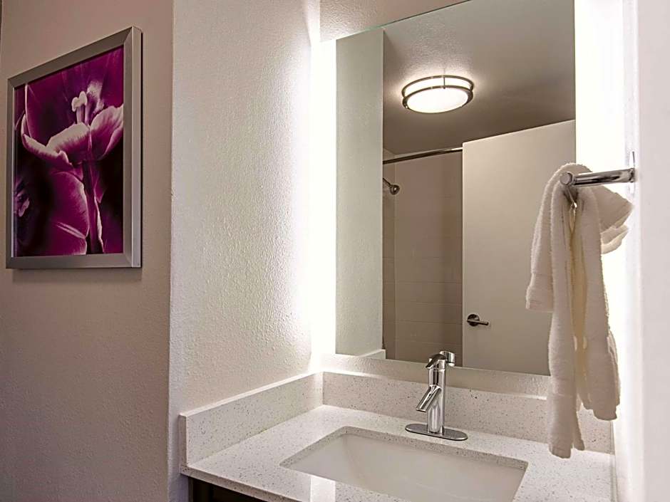 La Quinta Inn & Suites by Wyndham Portland