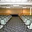 Days Inn & Suites by Wyndham Bridgeport - Clarksburg