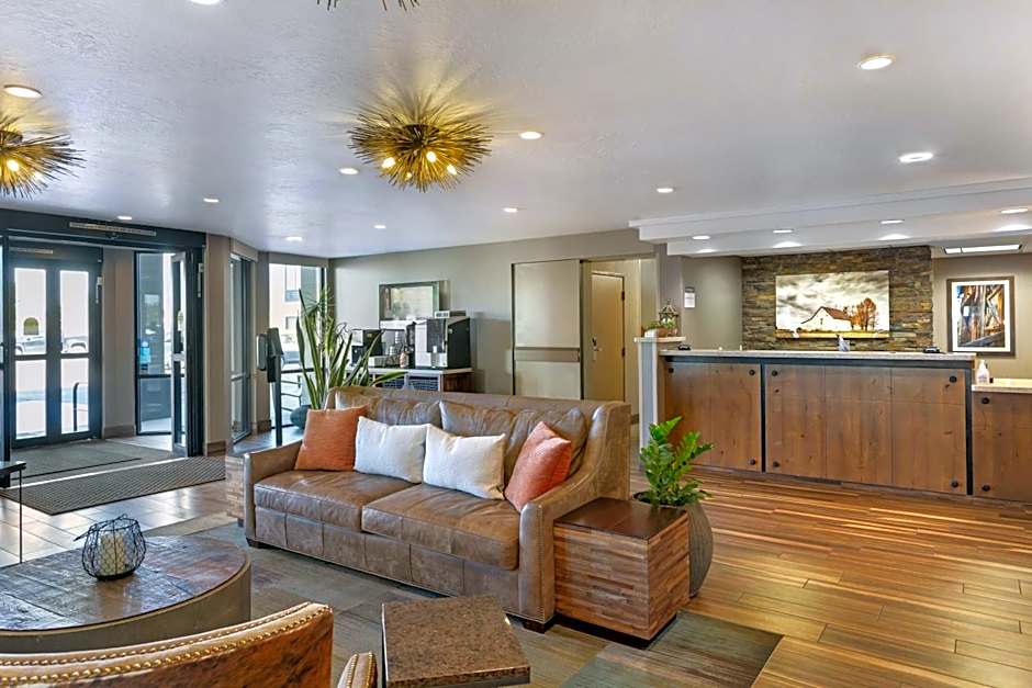Best Western Plus Cottontree Inn