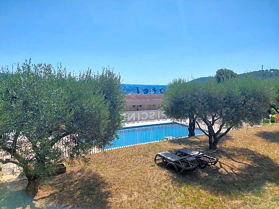 Logis Hotel Le Col De L'ange