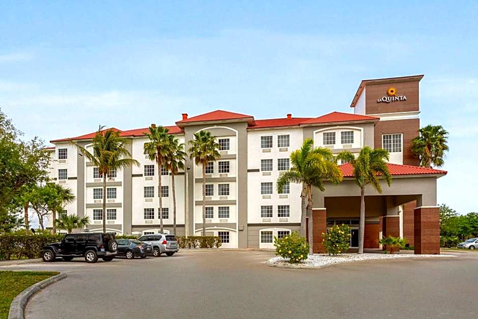La Quinta Inn & Suites by Wyndham Ft. Pierce