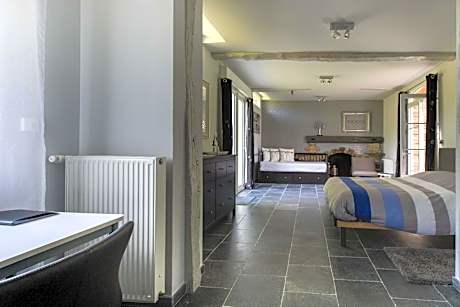 Queen Room with Garden View