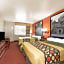 Super 8 by Wyndham San Antonio at I-10